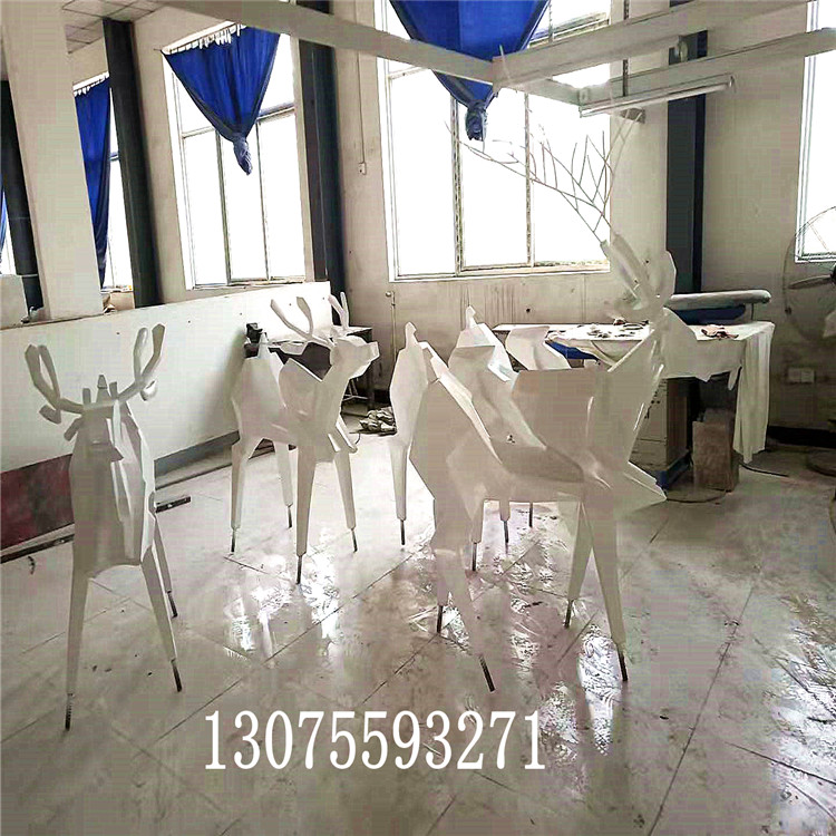 徐州雕塑公司簡述制作時(shí)，一定要重視鑄銅雕塑的細(xì)節(jié)